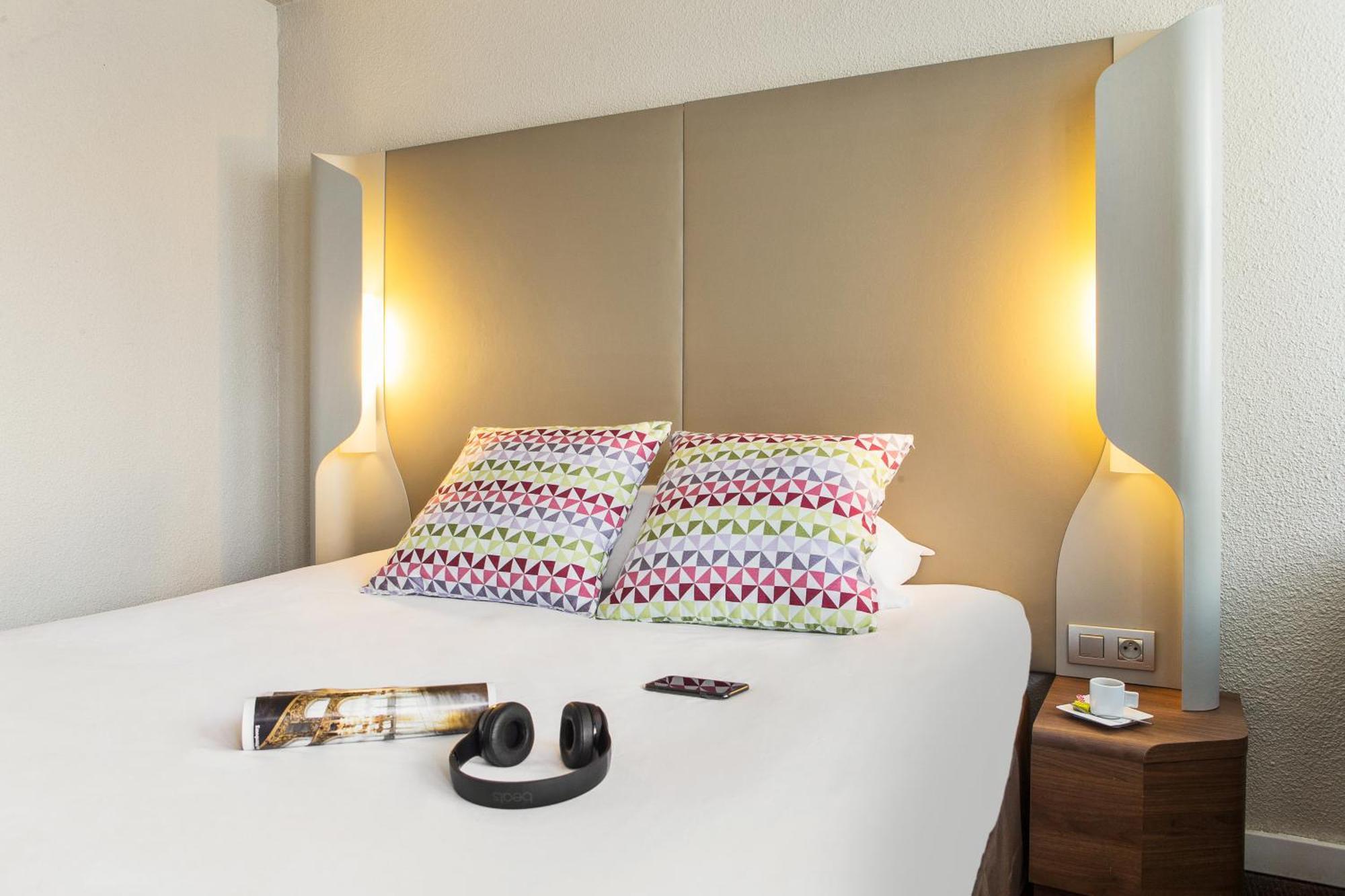 Campanile Poitiers Hotell Exteriör bild